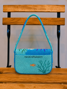 Sac à bandoulière de luxe fait main, écologique, léger, en perles de récif marin |   Sac à main brodé |   Porte-monnaie en forme de poisson corail |   Premium - Product Image 2