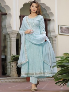 Traje Anarkali de 3 Piezas de Rayón Twinfeet con Bordado - Product Image 5