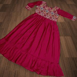 Vestido de Fiesta Elegante de Diseño Indio, Tela de Seda Vichitra con Estampado Digital, Estilo Bollywood, Casual, Último Modelo Exclusivo - Product Image 4