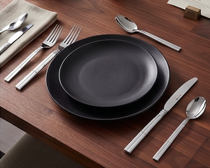 Juego de cubiertos minimalistas Acme de acero inoxidable con diseño lineal, acabado de alto brillo, apto para lavavajillas, para vajilla de bodas y hoteles. - Product Image 6
