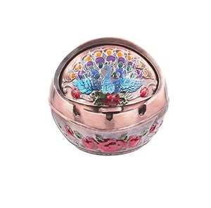 Cenicero Vintage con Tapa para Cigarrillos, Metálico, Resistente al Viento, Sin Humo, Inodoro, para Interiores y Exteriores - Product Image 4