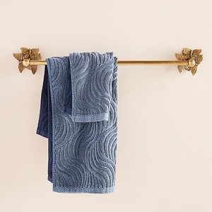 Toallero de Lujo Color Dorado, Barra para Toallas de Latón Sólido Montada en la Pared para Baños Premium y Decoración de Hoteles - Product Image 1