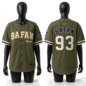 Maillot de baseball en poly mesh 180 GSM noir et blanc avec impression graffiti, logo personnalisé par sublimation, maillot de baseball professionnel pour femmes - Product Image 6