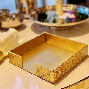 Boîte à mouchoirs en métal plaqué or artisanale au design personnalisé Porte-mouchoirs personnalisé unique - Product Image 1