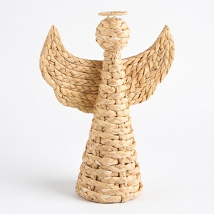Décoration d'arbre de Noël en forme d'ange, fabriquée à partir de jacinthe d'eau tressée pour décorer les arbres de Noël. - Product Image 1