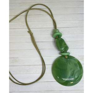 Collier moderne en résine pour le bureau, le style quotidien et les événements spéciaux – Apprêts de bijoux - Product Image 1