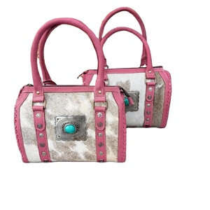 Sac à main de voyage de luxe en cuir véritable fait main pour femme, style western, avec doublure en polyester imprimé animal marron et fermeture éclair - Product Image 1