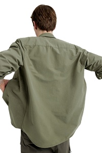 Calidad Premium Drop Shoulder 100% algodón sobre el tamaño OEM y ODM marca personalizada manga completa sólido precio al por mayor camisas para hombres - Product Image 2