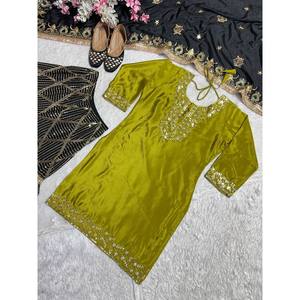 Ensemble de costumes de fête pour femmes de designer avec broderie lourde - Product Image 1