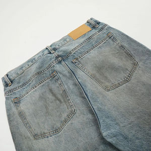 Jeans Rectos Extra Grandes para Hombre, de Alta Calidad, Estilo Desgastado, Color Azul Claro, Diseño Urbano, con Estilo Rasgado - Product Image 4