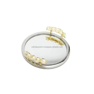 Plateau rond en métal finition or haut de gamme, décoration de table, multifonctionnel, moderne, élégant, décoration intérieure, respectueux de l'environnement - Product Image 1