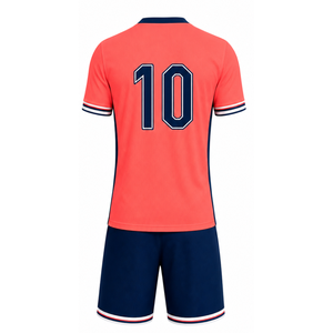 Uniforme de Fútbol Moderno Color Durazno con Contraste Azul Marino |   Elegante uniforme de fútbol con puños a rayas tricolor |   Conjunto deportivo clásico minimalista - Product Image 2