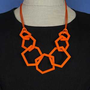 Collier géométrique rond en résine orange, unisexe, tendance, perles faites à la main, bijoux pour fête et mariage - Product Image 4