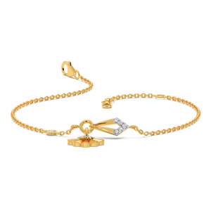 Bracelet à breloques en forme de flèche avec chaîne en or jaune et motif géométrique sculpté au centre - Product Image 1