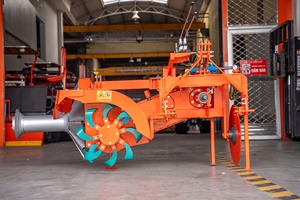 เครื่องทำร่องดิน HOGICO 4560VN รุ่น Heavy-Duty พร้อมใบมีดหมุนคม และตัวกดสแตนเลสปรับได้ - Product Image 5