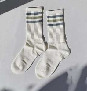 ถุงเท้าแบบหนีบสำหรับผู้หญิงถุงเท้าลูกเรือผ้าฝ้ายกันลื่นพิมพ์ข้อความสีเวียดนามสำหรับฤดูใบไม้ร่วง - Product Image 3