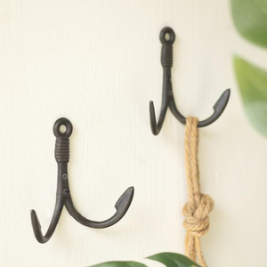 Rustic Set Of Two Cast Iron <b>Wall</b> Hooks Showcases A Nautical Anchor Design With Textured Rope Details, Finished In Black - Product Image 2