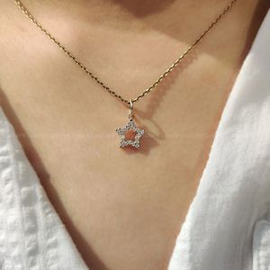 Colgante de estrella con diamante redondo dorado luminoso, collar de joyería fina para mujer, regalo celestial personalizado para aniversario o boda. - Product Image 5