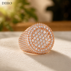 Anillo de compromiso clásico de moissanita con racimo de diamantes de talla brillante redonda chapado en oro blanco de 14K para hombre - Product Image 5