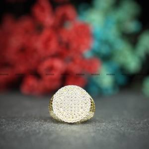 Anillo de Compromiso con Diamante Moissanite de Corte Brillante Redondo, Chapado en Oro Amarillo, Joyería de Lujo de Phoenix Enterprise - Product Image 1