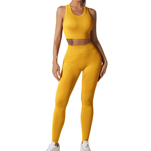 Ensemble de yoga deux pièces taille haute uni pour femme, soutien-gorge de sport compressif et leggings respirants à l'avant, vêtements de fitness pour l'entraînement, vente en gros - Product Image 1