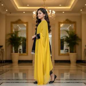 Elegante Conjunto de Salwar Kameez de Terciopelo Negro con Peplum, Dupatta Amarilla en Contraste, Traje de Fiesta de 3 Piezas Estilo Bollywood, Ropa India - Product Image 2