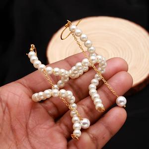 Pendientes Colgantes Redondos de Perlas Naturales Hechas a Mano con Baño de Oro Vermeil y Engaste de Bisel, Joyería de Moda para Fiestas o Regalo - Product Image 4