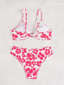 Conjuntos de bikini florales de hibisco rosa OEM personalizados. Producción B2B a granel a nivel mundial, MOQ bajo y etiquetado privado para minoristas de ropa. - Product Image 6