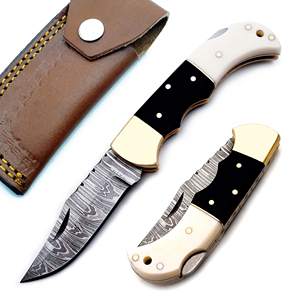 Cuchillo de Bolsillo Hecho a Mano de Acero de Damasco con Hoja D2 y Resina Blanca y Negra, Cuchillo Plegable EDC de Latón con Funda de Cuero para Caza y Camping - Product Image 2