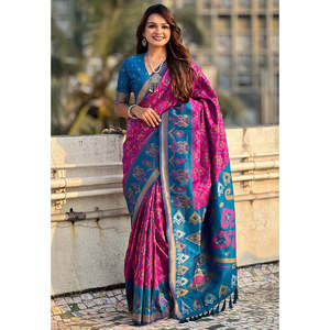 Sari Patola en soie douce tissée Zari Elite Weaves avec des tissages contrastés couleur vin - Product Image 1