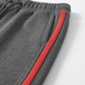Survêtement de fitness pour homme à col à capuche, design de panneaux unique, respirant, poids lourd, confort tout au long de la journée, avec logo personnalisé - Product Image 4