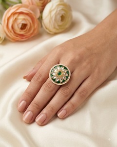 Anillo ajustable con motivos florales, Kundan, Meenakari y perlas para mujer, para bodas, fiestas y ocasiones festivas, anillos de moda, fabricantes de anillos. - Product Image 4