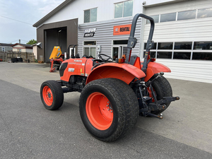 Tractor M6060HD 2015, Equipo Premium Listo para Exportación, Suministro a Granel de Alta Resistencia - Product Image 3