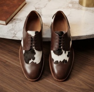 Chaussures habillées pour hommes en cuir véritable à imprimé vache, bout rond, à lacets, respirantes, toutes saisons, semelle extérieure en caoutchouc - Product Image 1