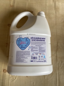 Suavizante de Telas Comfort Gentle Pure 3.6L x 3 Botellas - Product Image 4