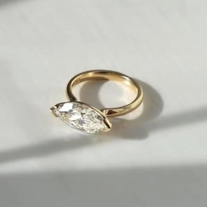Anillo de Compromiso Solitario con Diamante Moissanite de Corte Marquesa de 2.50 CT, Plata de Ley 925, Anillo de Destaque con Punta en V, Regalos de Aniversario - Product Image 3
