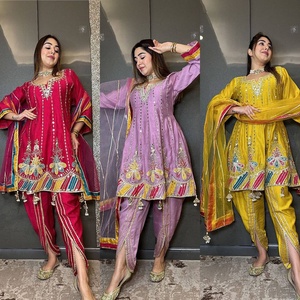 Robe de soirée de luxe Eid dans le style indien pakistanais nouvelle broderie de créateur avec un vrai miroir sur la vente de vêtements Salwar en velours - Product Image 2