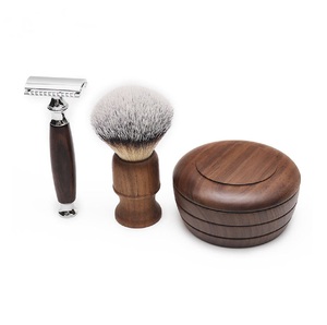 Maclura Prix Usine 1PC Ensemble de Rasage Portable pour Voyage : Savon à Barbe Moussant, Mug de Barbier, Brosse en Nylon et Rasoir de Sécurité - Product Image 3