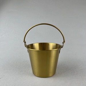 Excellent workmanship stainless steel ice bucket ideal for use in clubs, lounges, and high-<b>end</b> restaurants - Product Image 5