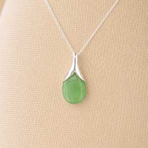 NIKHIL GEMS Pendentif Goutte d'Eau en Jade Vintage Personnalisé pour Fiançailles, en Argent Sterling 925 Fait Main, Pierre Précieuse Certifiée par un tiers - Product Image 4