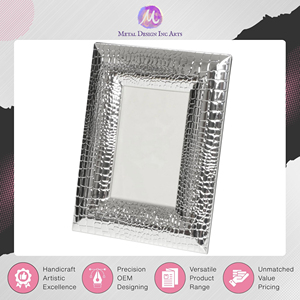 Exportateur d'origine indienne vendant des cadres photo en métal de couleur argent, faits à la main, de qualité authentique, pour la décoration de la maison, au meilleur prix - Product Image 2