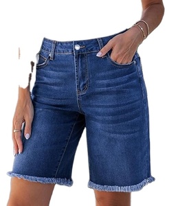 Shorts de mezclilla de cintura alta sexys para mujer, con dobladillo deshilachado, transpirables, ligeros, bordados, lavado medio, azules, de algodón, de pierna ancha, para verano. - Product Image 1