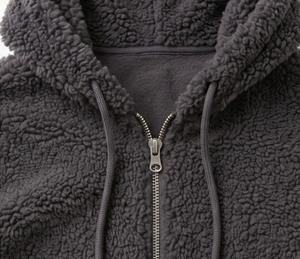 Veste à capuche en polaire gris foncé pour homme, fermeture éclair, vêtement d'hiver décontracté, coupe régulière, doublure en sherpa, matière en polyester tricoté - Product Image 4