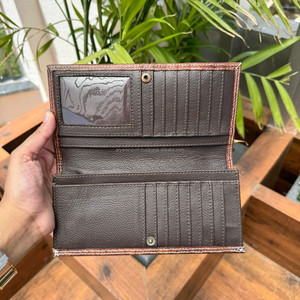 Nouvel arrivage de portefeuille long pour hommes sculpté à la main en cuir Offre Spéciale de mode élégant porte-monnaie cadeau pour lui - Product Image 6