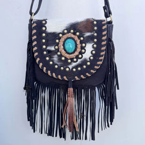 กระเป๋าหนังวัวแท้แบบสะพายไหล่สไตล์โบฮีเมียน  พร้อมพู่ห้อยเก๋ไก๋  กระเป๋าถือทรงใหม่มาแรง  กระเป๋าหนังวัวขนาดเล็กขายดี - Product Image 1
