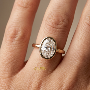 Anillo de compromiso con diamante en bisel ovalado en oro de 14K, anillo solitario atemporal - Product Image 5