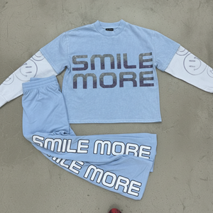 ชุดเสื้อยืดแขนยาวลายกราฟิก Smile More และกางเกงจ็อกเกอร์ลำลองสำหรับเด็ก ขายส่งตามสั่ง ชุดเซ็ต 2 ชิ้น สไตล์สตรีทแวร์ - Product Image 1