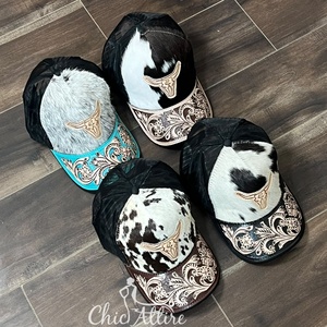 Gorra de béisbol snapback de alta calidad con parche de cuero genuino de vaca repujado, visera curva de malla, estilo trucker deportivo - Product Image 1