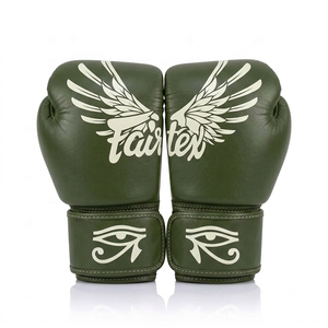 นวมชกมวยหนังแท้ Fairtex สีเบอร์กันดี พร้อมลายปีกสีทองและลายดวงตาแห่งฮอรัส แบบผูกเชือกที่ข้อมือ สำหรับฝึกซ้อมในยิม - Product Image 6