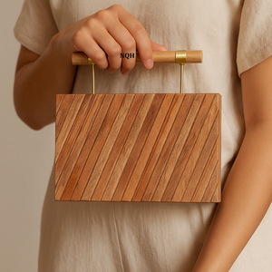 Pochette de luxe artisanale durable et écologique en bois et résine, motif géométrique incrusté, sac à bandoulière avec chaîne, logo personnalisé - Product Image 1